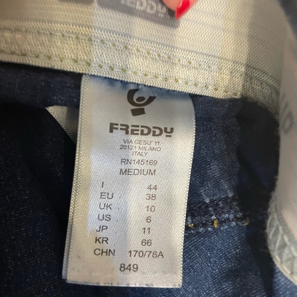 new White pants - Picture 5 of 6